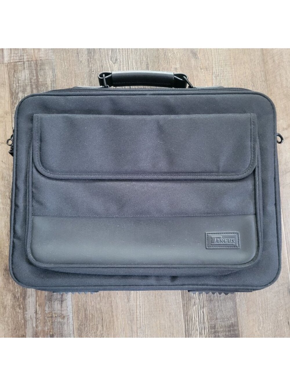 Targus Black Nylon Laptop Briefcase With Multiple Compartments & Padded Straps
